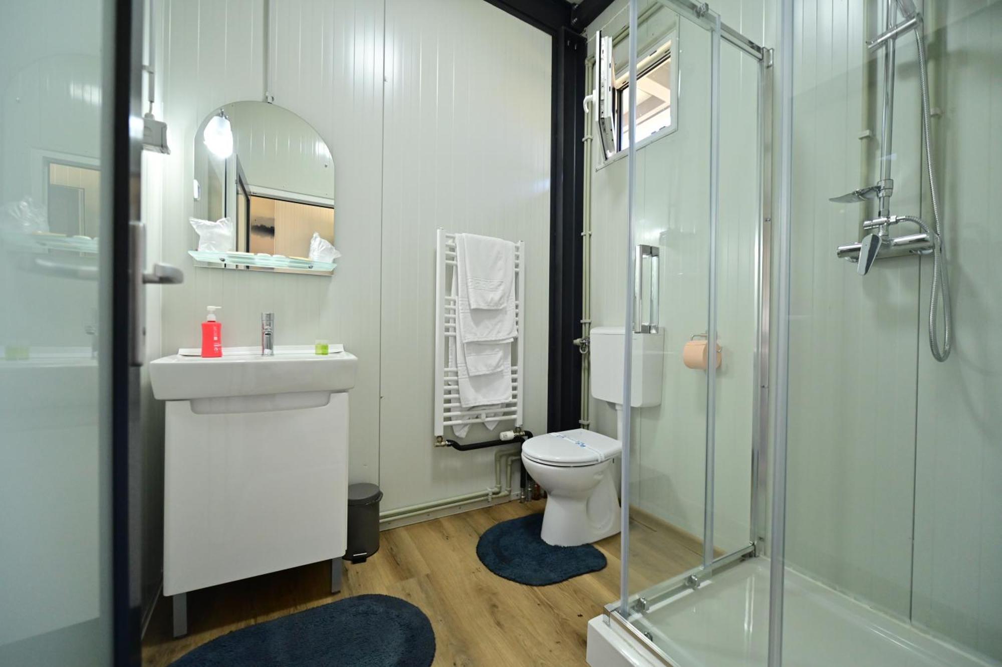 Apartment La Izvor Sadu