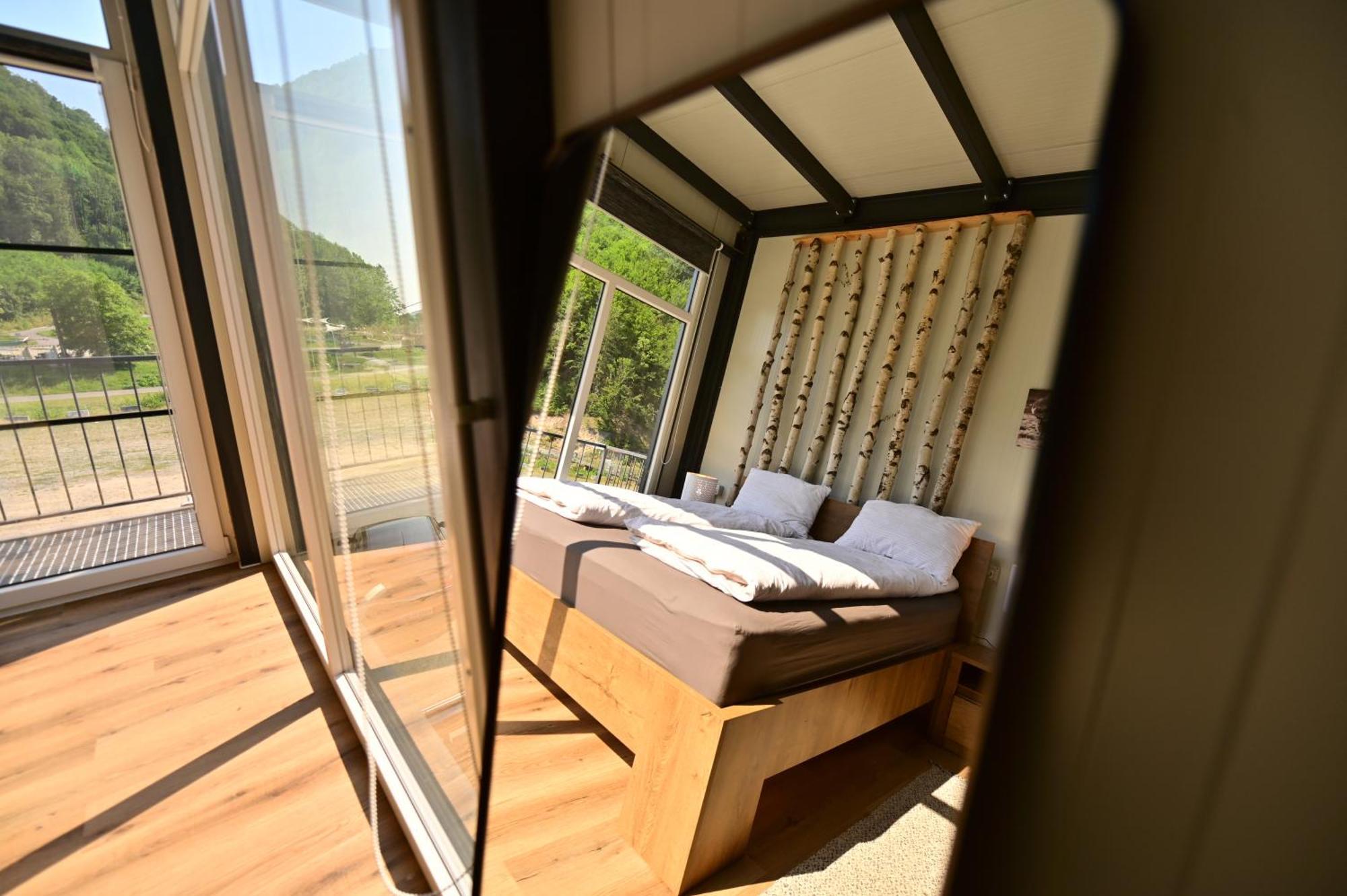 Apartment La Izvor Sadu